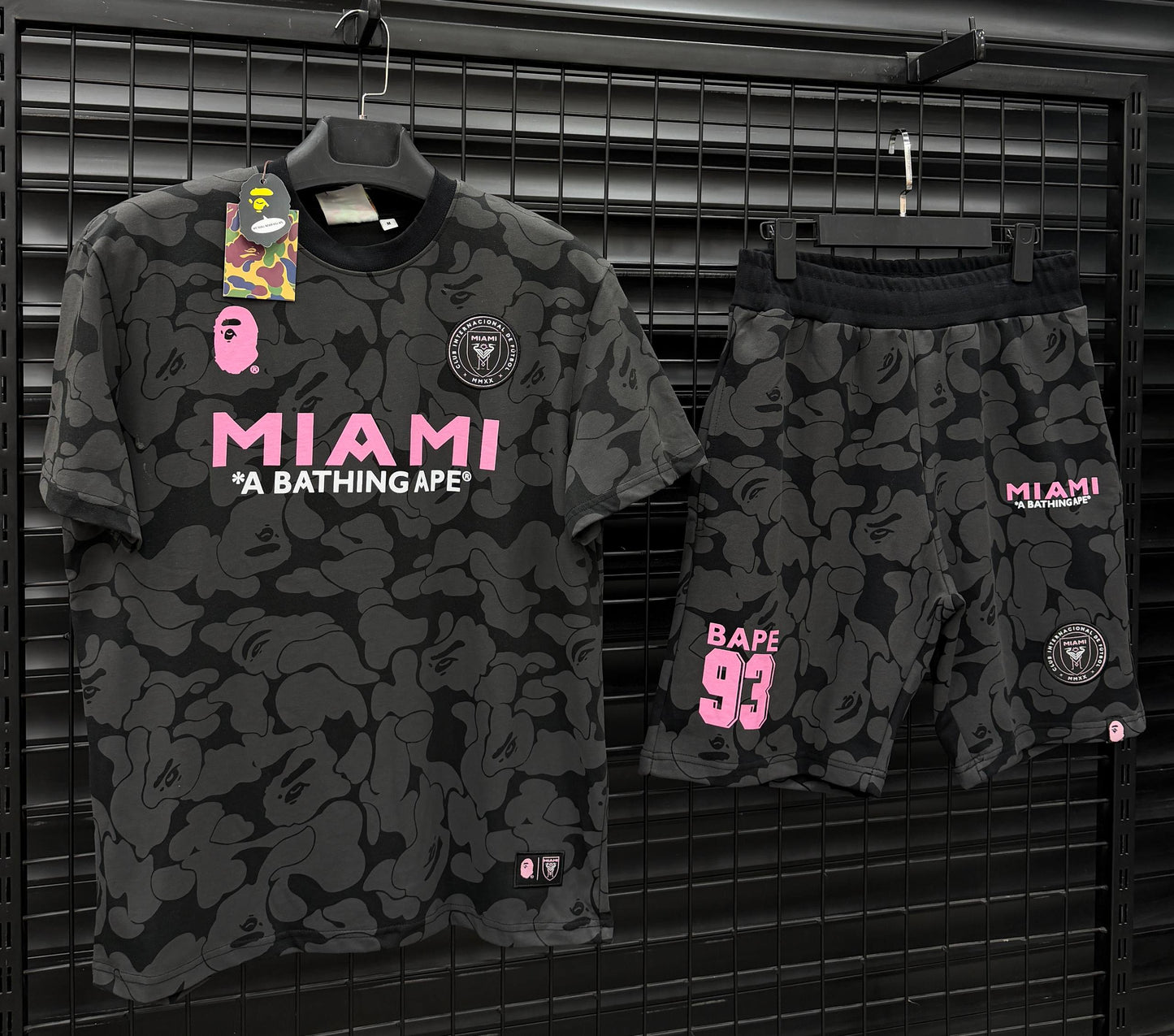 BAPE010 x MIAMI Мъжки Къс Екип Black *LIMITED*