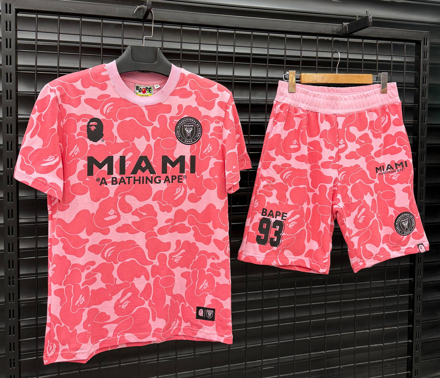 BAPE011 x MIAMI Мъжки Къс Екип Pink *LIMITED*