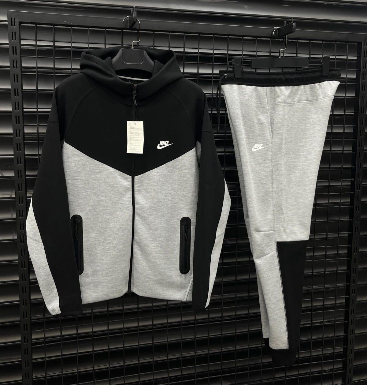 NKTCH001 Мъжки Екип Black/Gray