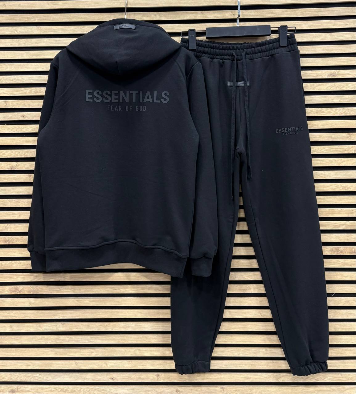 ESSTL002 Мъжки Екип Black