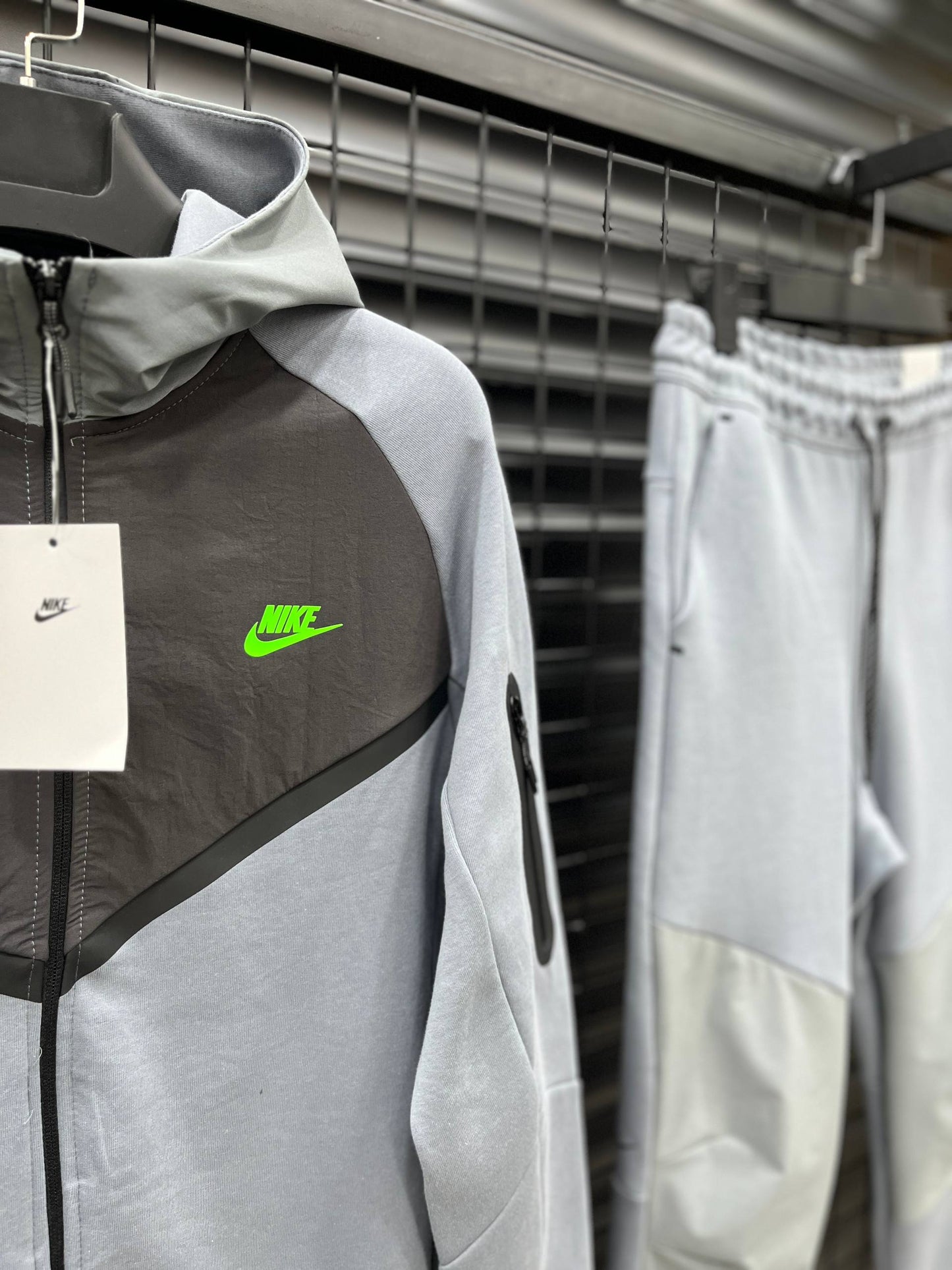 NKTCH048 Мъжки екип Gray/Green