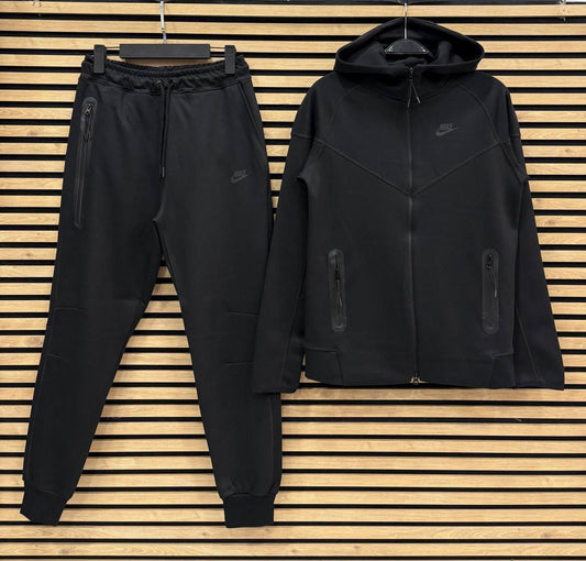 NKTCH012  Мъжки Екип Black
