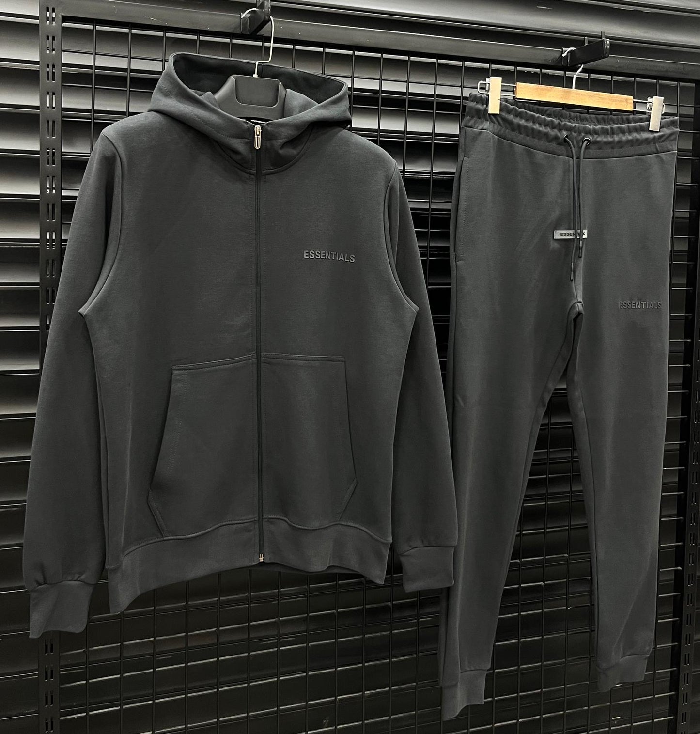 ESSTL008 Мъжки Екип Dark Gray Zip-Up