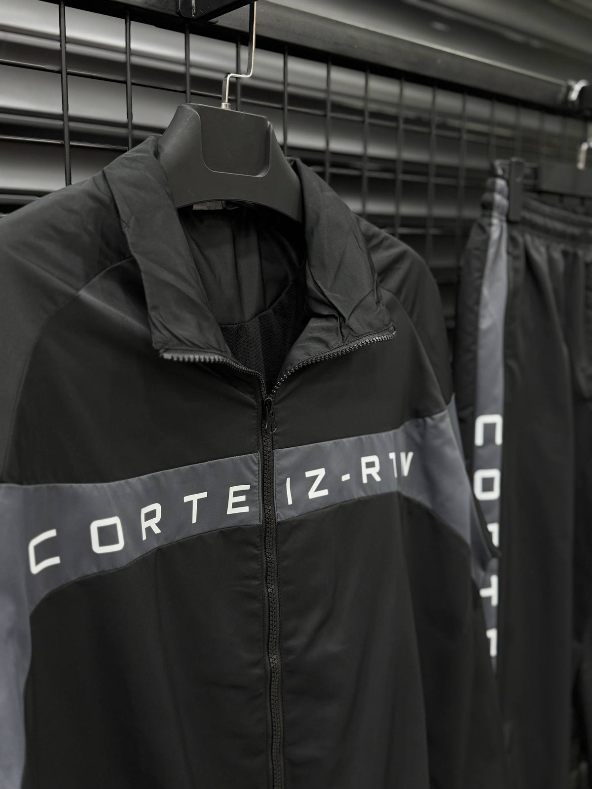 CRTZ011 Zip-Up Limited Мъжки Екип