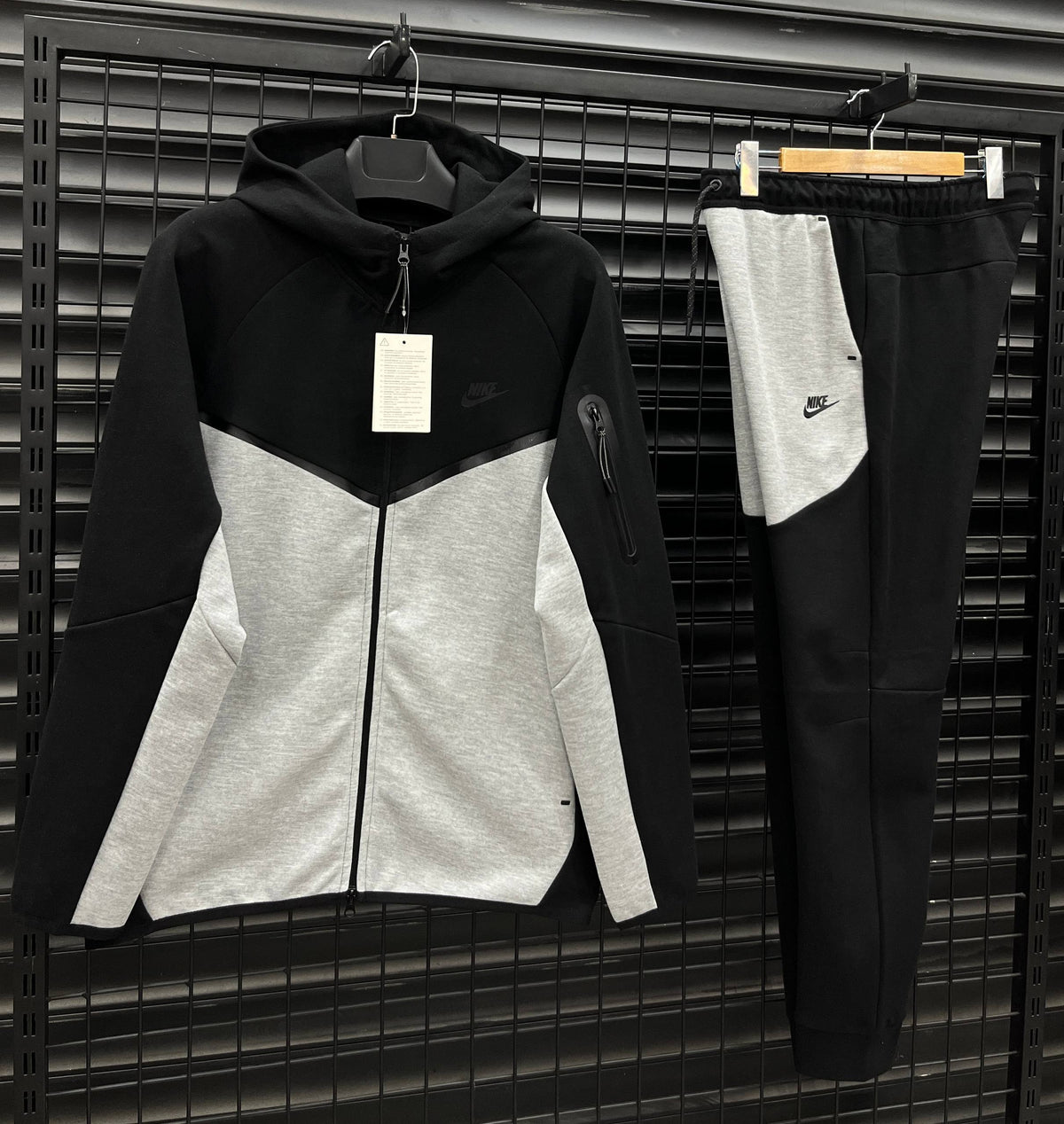 NKTCH006 Мъжки Екип Black/Gray *PREMIUM*