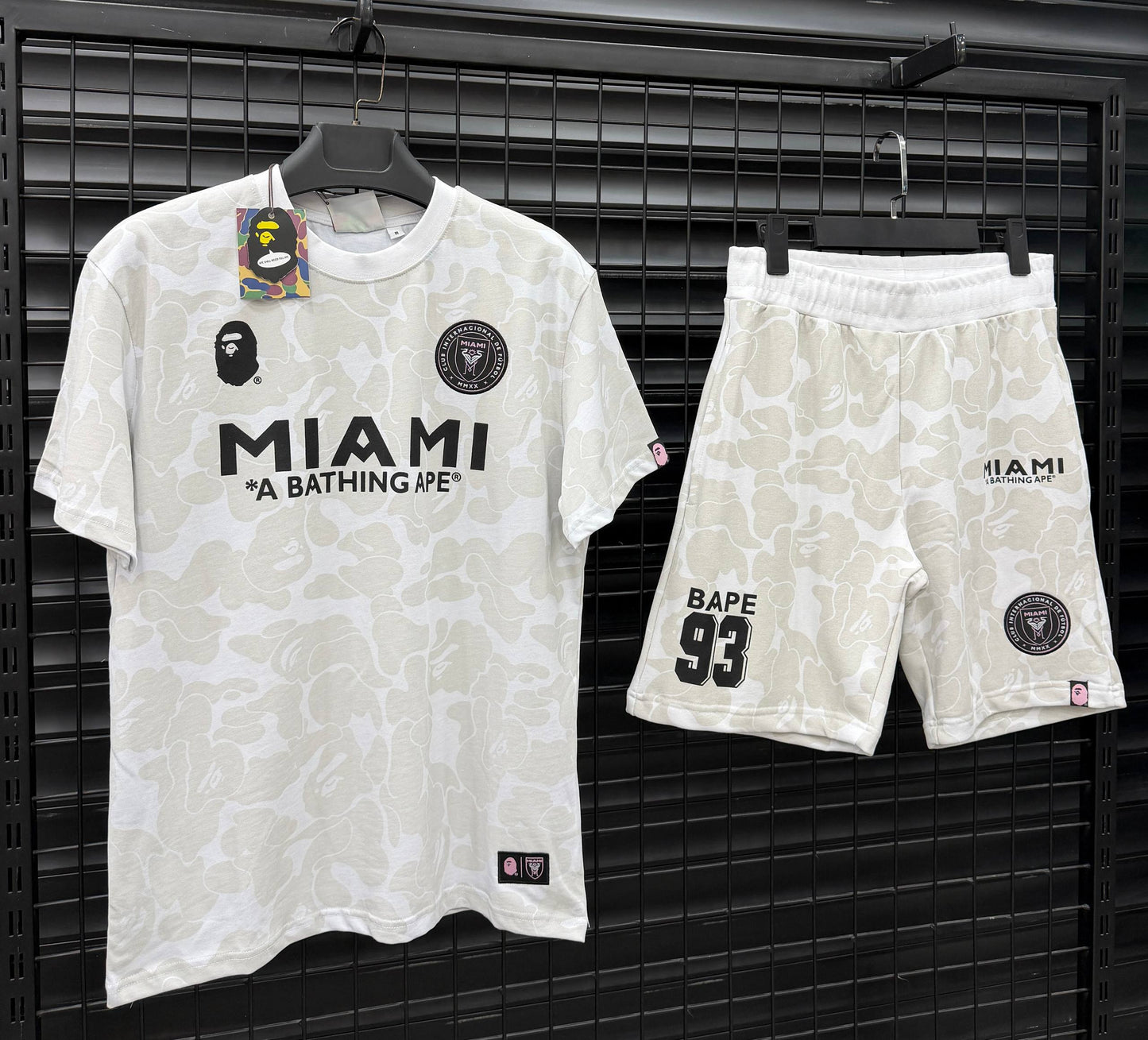 BAPE011 x MIAMI Мъжки Къс Екип White *LIMITED*