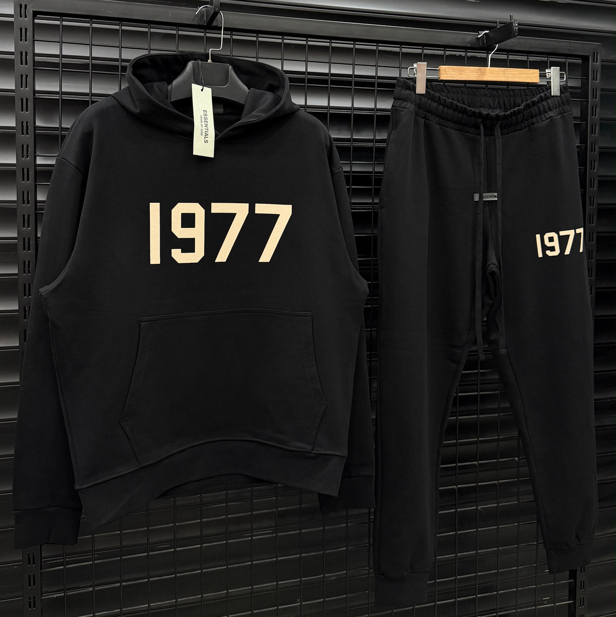 ESSTL002 1977 Мъжки Екип *PREMIUM*