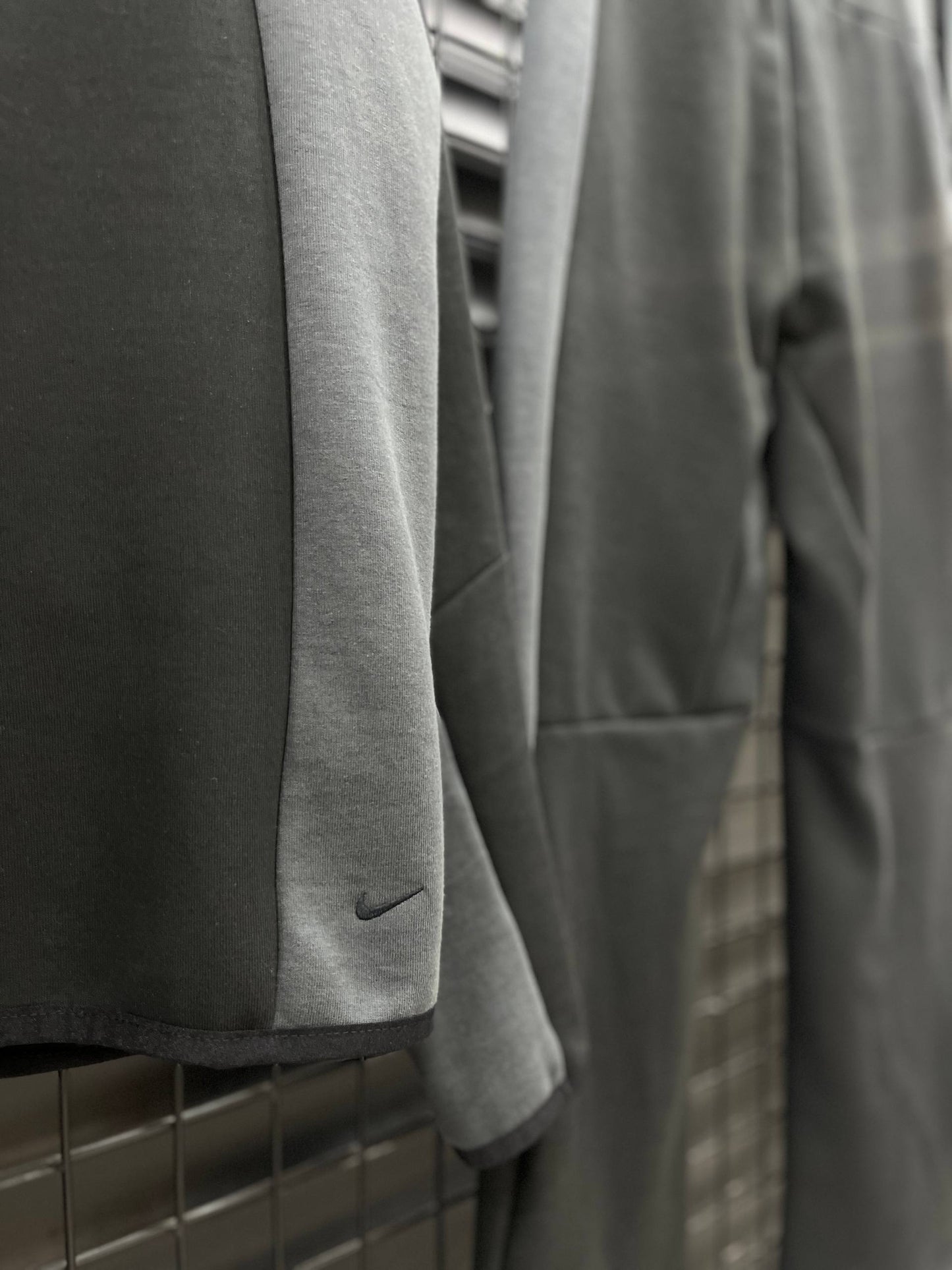 NKTCH039 Мъжки екип Black/Gray