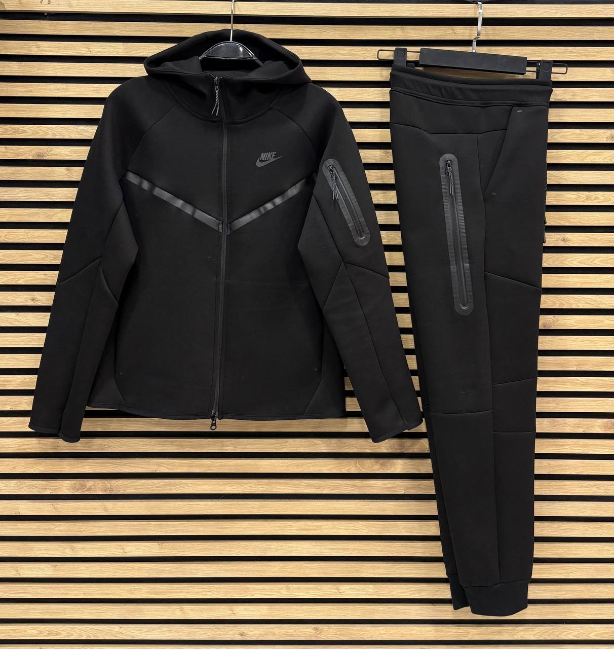 NKTCH046 Мъжки екип Black Double