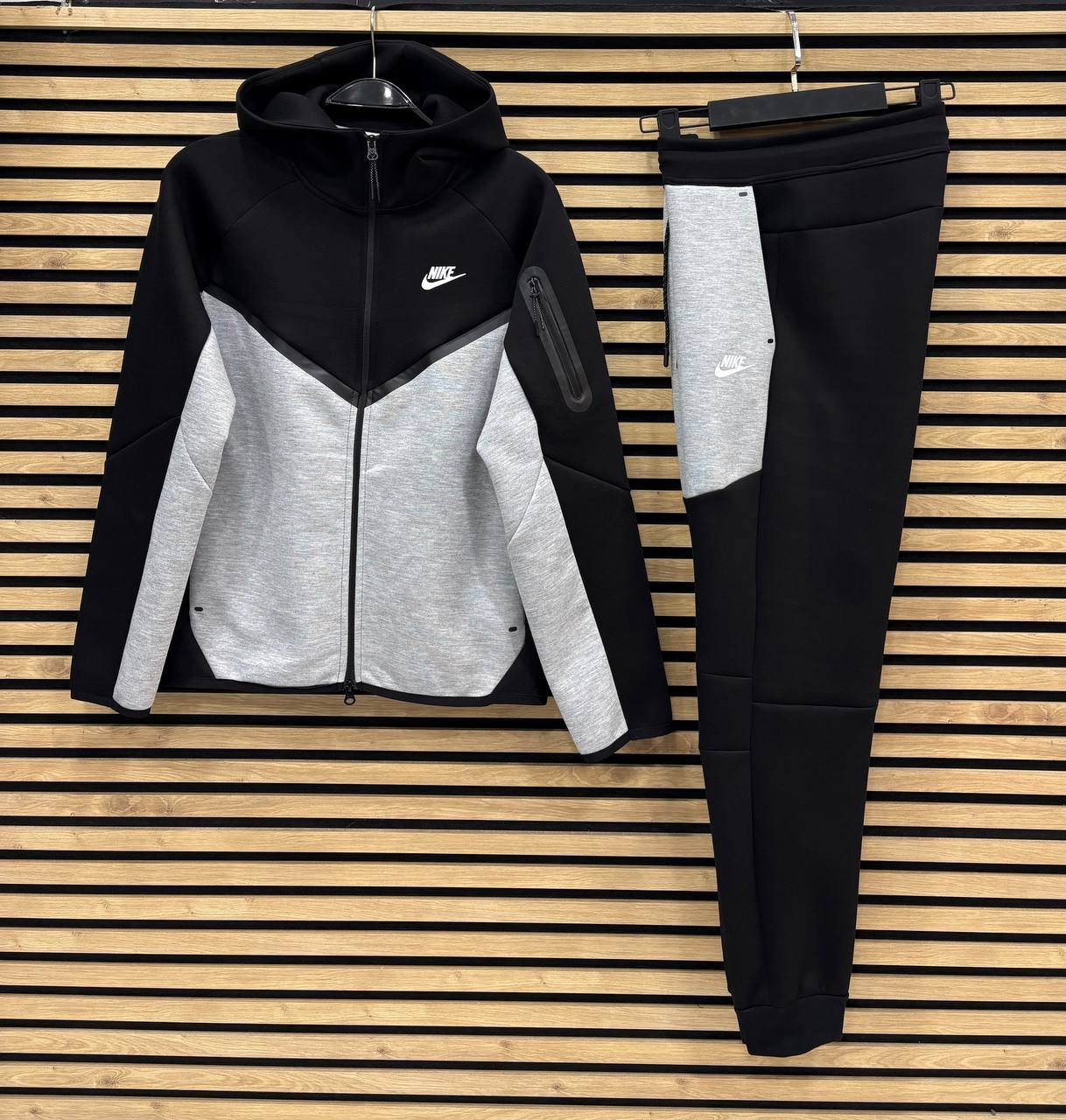 NKTCH047 Мъжки екип Black/Gray Double